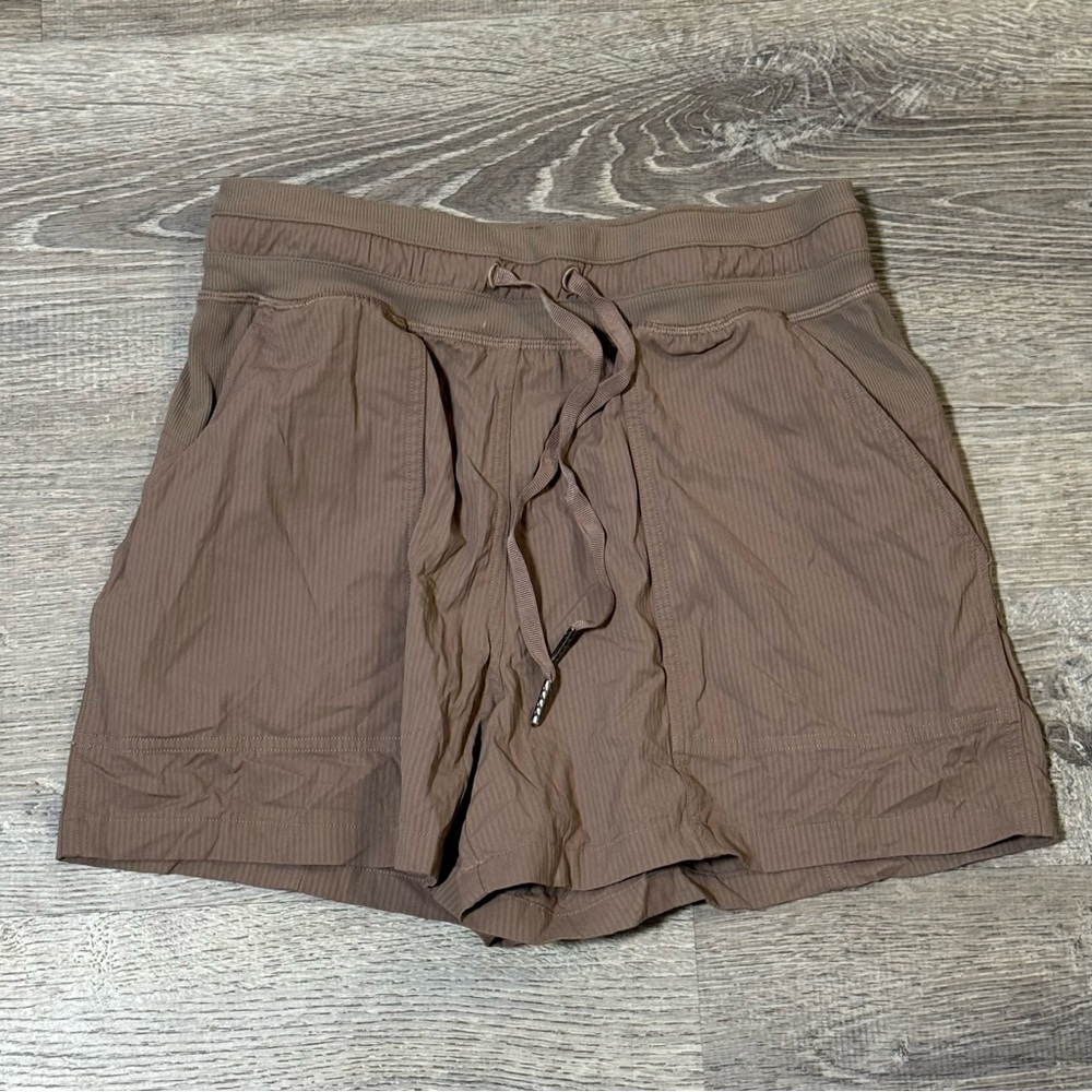 Lululemon Dance Studio High-Rise Shorts Size 4